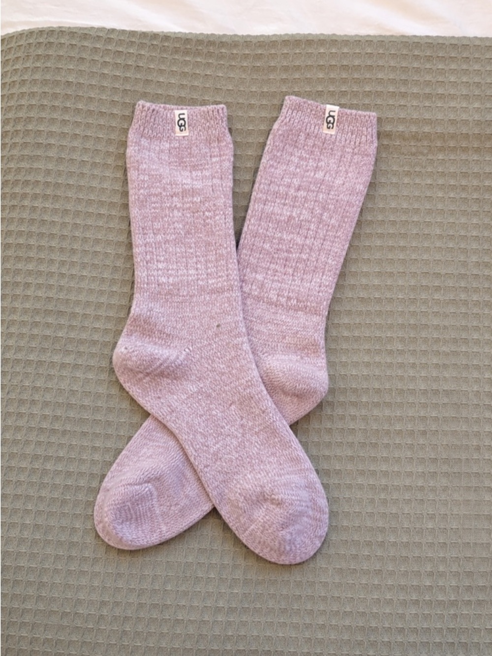 UGG pink cozy crew socks (S/M)